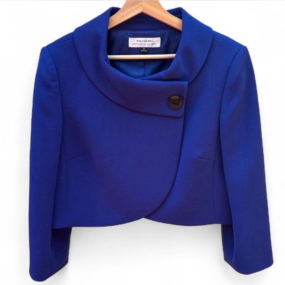 Tahari by Arthur S Levine royal blue cropped waist with shawl collar suit blazer